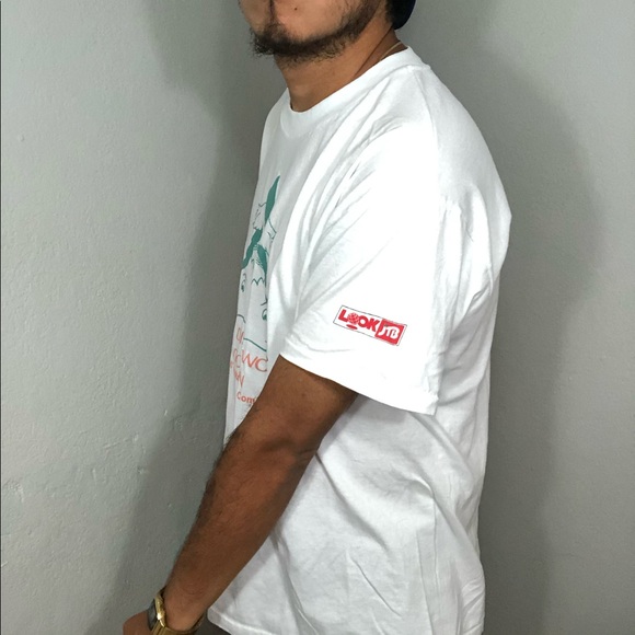 VNTG RARE Walt Disney World ‘Dolphin’ Tee - Picture 5 of 6